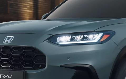 Conjunto óptico Full LED: Faróis e luzes de rodagem diurna